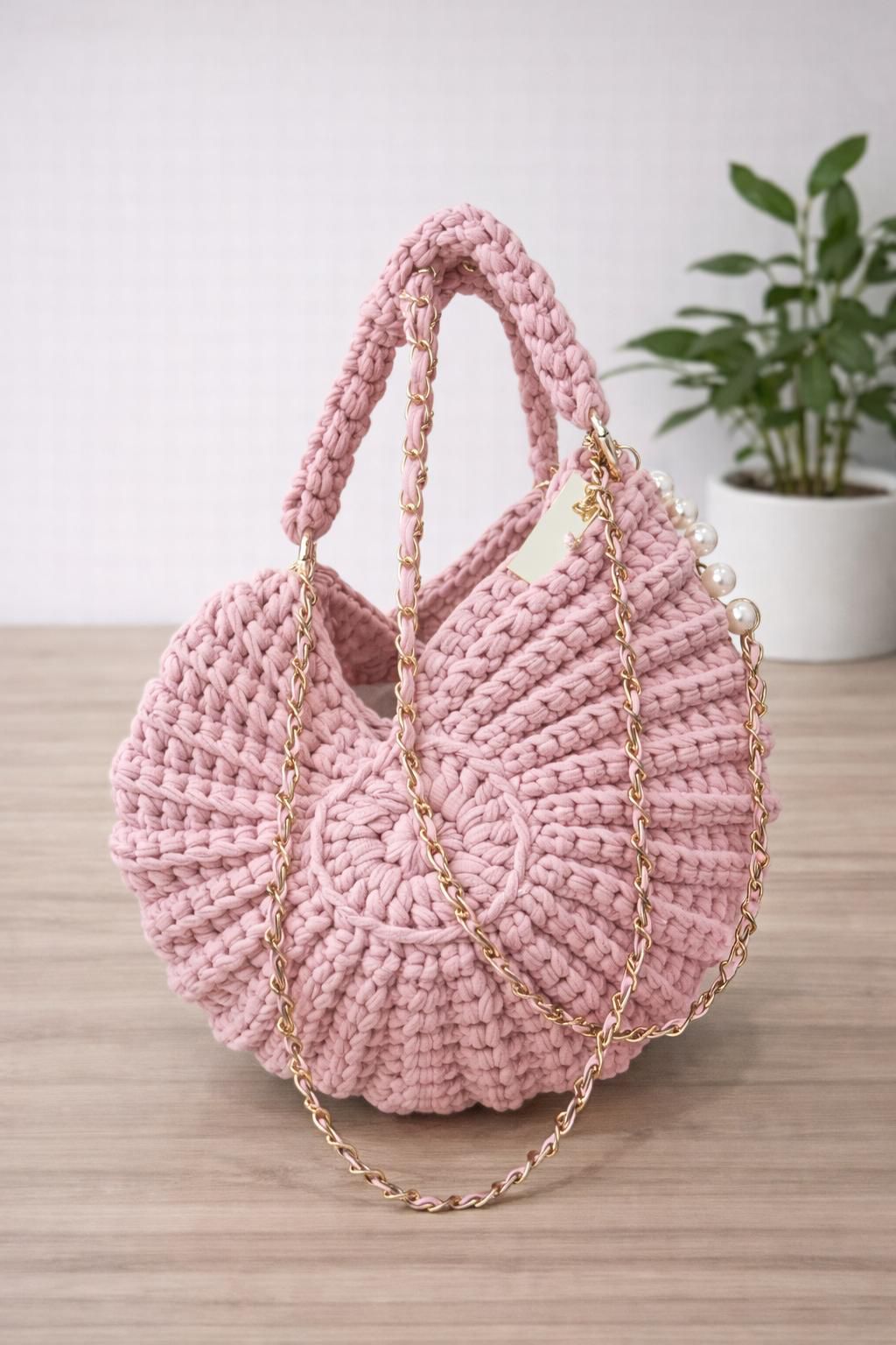 Pink Shell crochet bag with chain cross body