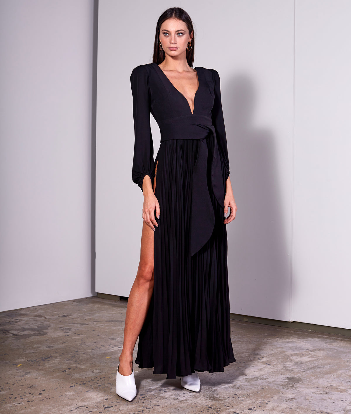 Black Long Sleeve Pleated Long Dress
